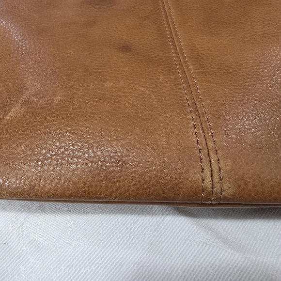 Vintage Fossil Brown Leather Bag - Rugged & Heavily Distressed - Picture 11 of 14